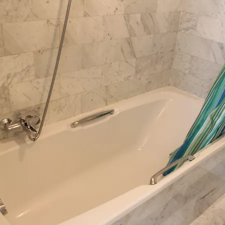 New Scheveningen Hotel 2*