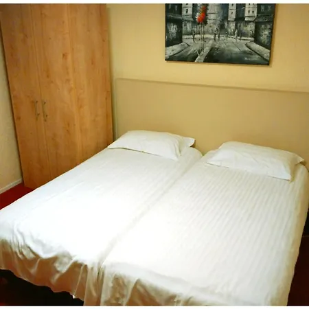 New Scheveningen 2* La Haya