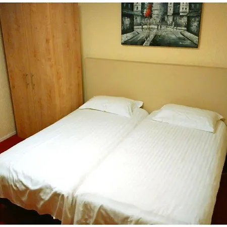 New Scheveningen Hotel 2*